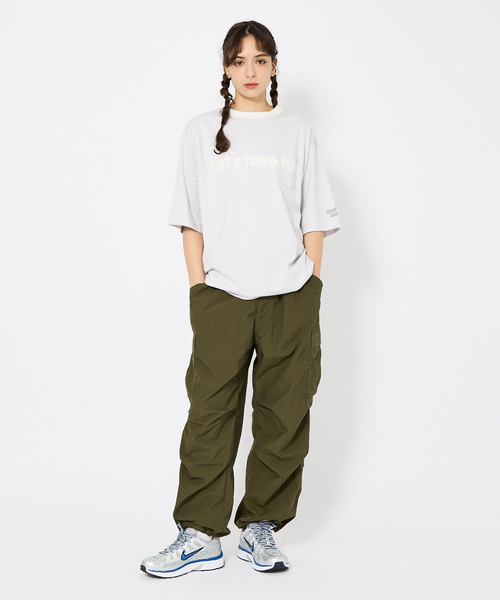 AMERICANA(アメリカーナ)の「【Charcoal(チャコール)× Americana(アメリカーナ)】ポケット付きトリムTシャツ/ユニセックス(Tシャツ/カットソー・メンズ・ベージュ/ライトグレー・L/M)」の6枚目の写真