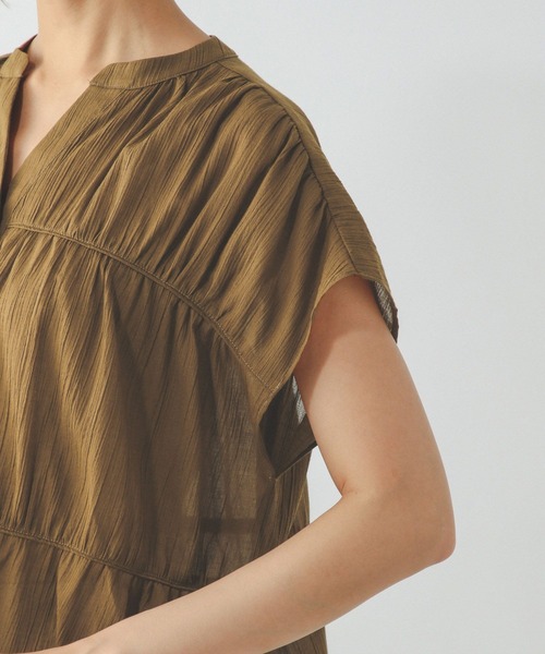 GLOBAL WORK（グローバルワーク）の「エアリーリラックスブラウスノースリーブ/492316（シャツ/ブラウス・レディース・マスタード/レッド/ブラック/オフホワイト・MEDIUM/LARGE）」の10枚目の写真