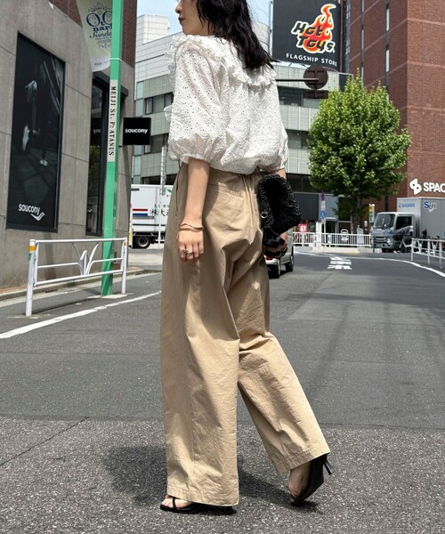 fredy emue（フレディエミュ）の「レースフリルカラーブラウス（シャツ/ブラウス・レディース・オフホワイト/ダークブラウン/オレンジ・38）」の22枚目の写真