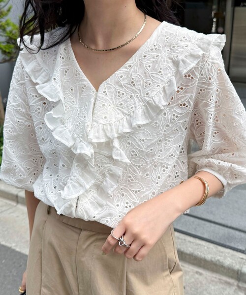 fredy emue（フレディエミュ）の「レースフリルカラーブラウス（シャツ/ブラウス・レディース・オフホワイト/ダークブラウン/オレンジ・38）」の15枚目の写真