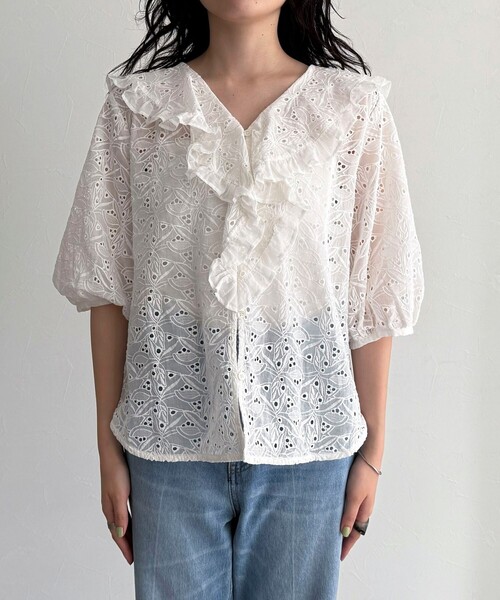 fredy emue（フレディエミュ）の「レースフリルカラーブラウス（シャツ/ブラウス・レディース・オフホワイト/ダークブラウン/オレンジ・38）」の14枚目の写真