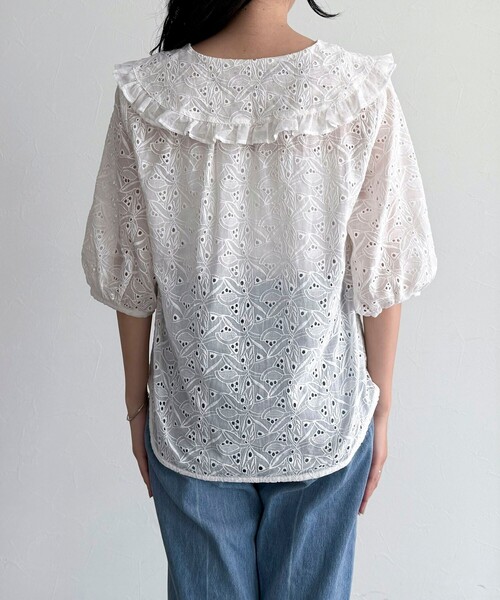 fredy emue（フレディエミュ）の「レースフリルカラーブラウス（シャツ/ブラウス・レディース・オフホワイト/ダークブラウン/オレンジ・38）」の12枚目の写真