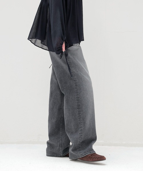 YANUK（ヤヌーク）の「YANUK / LILITH Wide Straight(ワイドストレートデニム 57153079)（デニムパンツ・レディース・ブラック・25/24/23）」の2枚目の写真