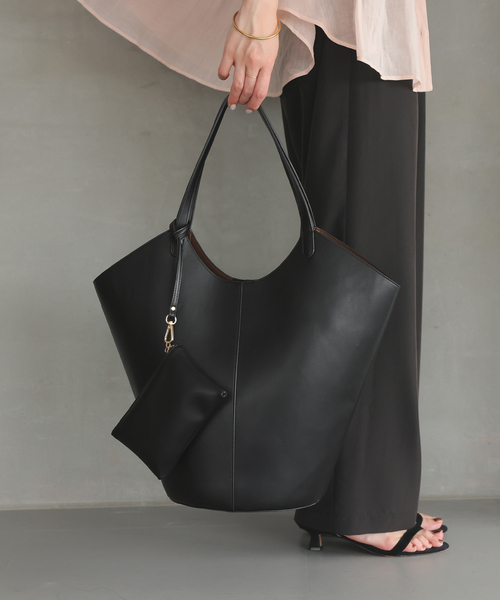 SLOBE IENA(スローブイエナ)の「《一部WEB限定/追加》SLOBE ラウンドビッグトート(トートバッグ・レディース・ブラック/ブラウン・FREE)」の17枚目の写真