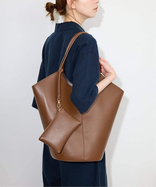 SLOBE IENA(スローブイエナ)の「《一部WEB限定/追加》SLOBE ラウンドビッグトート(トートバッグ・レディース・ブラック/ブラウン・FREE)」の2枚目の写真