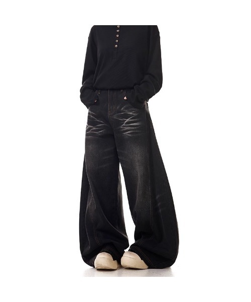 Sakka(サッカ)の「ワイドカーブデニムパンツ(デニムパンツ・レディース・ブラック/ブルー・SMALL/MEDIUM/LARGE/X-LARGE)」の1枚目の写真