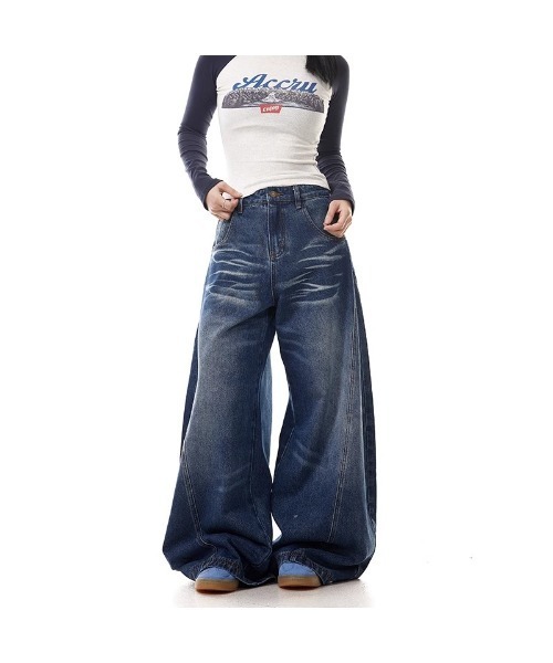 Sakka(サッカ)の「ワイドカーブデニムパンツ(デニムパンツ・レディース・ブラック/ブルー・SMALL/MEDIUM/LARGE/X-LARGE)」の6枚目の写真