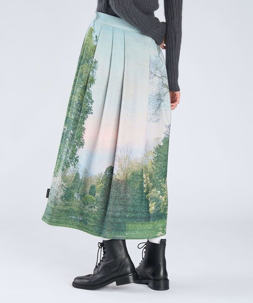 agnes b.(アニエスベー)の「フォトプリント ロング フレアスカート "Jardin"(スカート・レディース・マルチ・40/38/36)」の4枚目の写真