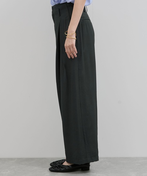 VIS（ビス）の「ボックスタックリラックスパンツ（その他パンツ・レディース・ベージュ/チャコールグレー・FREE）」の9枚目の写真
