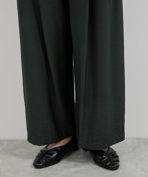 VIS（ビス）の「ボックスタックリラックスパンツ（その他パンツ・レディース・ベージュ/チャコールグレー・FREE）」の14枚目の写真