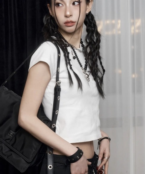 BLACKPURPLE（ブラックパープル）の「【日本未発売/WEB限定】BLACK PURPLE(ブラックパープル)/3WAY 軽量 ショルダー クロスバッグ ポーチ/3-Way Cloud Bag-M（ショルダーバッグ・レディース・ブラック・FREE）」の3枚目の写真