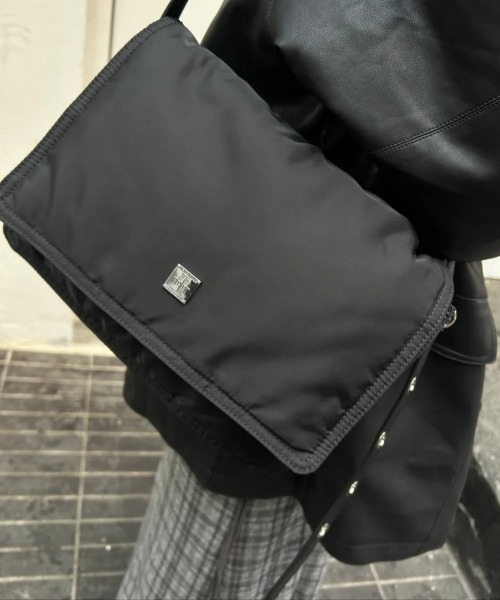 BLACKPURPLE（ブラックパープル）の「【日本未発売/WEB限定】BLACK PURPLE(ブラックパープル)/3WAY 軽量 ショルダー クロスバッグ ポーチ/3-Way Cloud Bag-M（ショルダーバッグ・レディース・ブラック・FREE）」の12枚目の写真