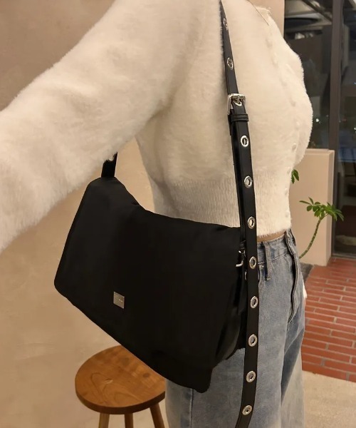 BLACKPURPLE（ブラックパープル）の「【日本未発売/WEB限定】BLACK PURPLE(ブラックパープル)/3WAY 軽量 ショルダー クロスバッグ ポーチ/3-Way Cloud Bag-M（ショルダーバッグ・レディース・ブラック・FREE）」の9枚目の写真