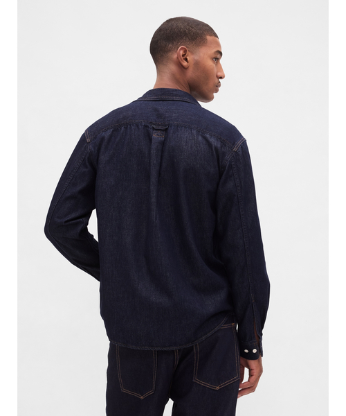 GAP（ギャップ）の「ウルトラソフトデニム リラックスシャツ（シャツ/ブラウス・メンズ・ブラック/カーキ/レッド系その他/インディゴブルー・XS/S/M/L/XL）」の12枚目の写真