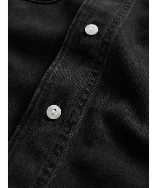 GAP（ギャップ）の「ウルトラソフトデニム リラックスシャツ（シャツ/ブラウス・メンズ・ブラック/カーキ/レッド系その他/インディゴブルー・XS/S/M/L/XL）」の14枚目の写真