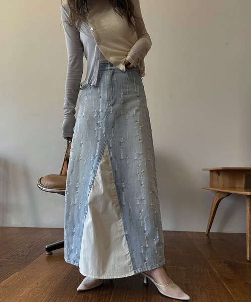 WILLFULLY(ウィルフリー)の「placement design cut denim SK(デニムスカート・レディース・ライトブルー/インディゴブルー・S/M)」の1枚目の写真