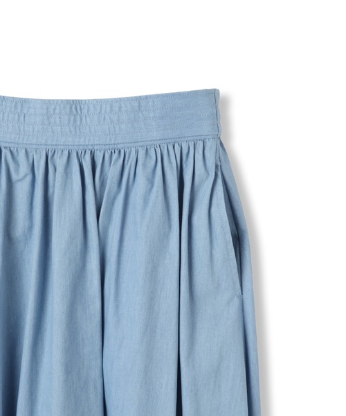 QUEENS COURT(クイーンズコート)の「ダンガリーデニムギャザーフレアスカート≪手洗い可能≫(スカート・レディース・ネイビー/ライトブルー・M)」の7枚目の写真