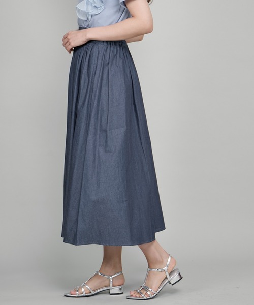 QUEENS COURT(クイーンズコート)の「ダンガリーデニムギャザーフレアスカート≪手洗い可能≫(スカート・レディース・ネイビー/ライトブルー・M)」の15枚目の写真