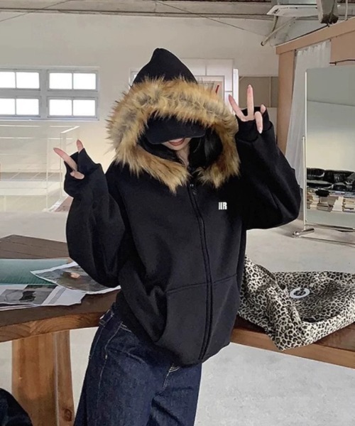 セール】【秋冬新作】裏起毛ファー付きフードゆったりスウェット