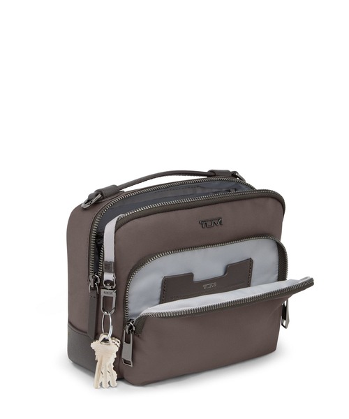 TUMI(トゥミ)の「VOYAGEUR 「テガン」クロスボディ(ショルダーバッグ・レディース・ブラウン系その他・FREE)」の4枚目の写真
