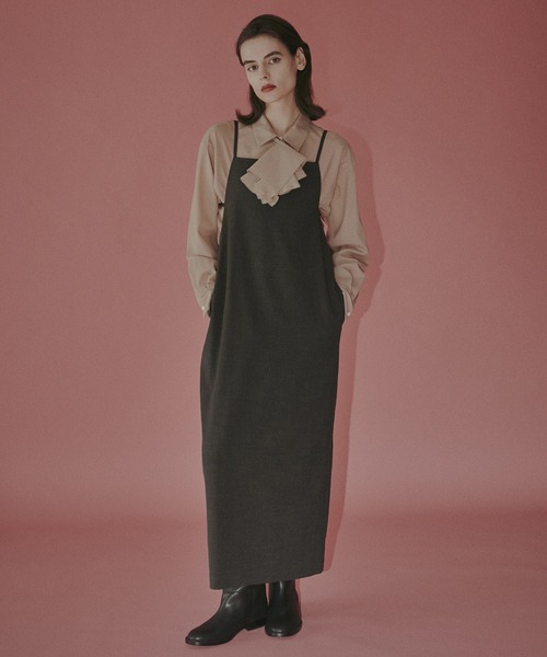 LE CIEL BLEU(ルシェルブルー)の「ストレートラインミニマリストジャンパードレス / Straight-line Minimalist Jumper Dress(ワンピース・レディース・チャコールグレー・38/36)」の1枚目の写真
