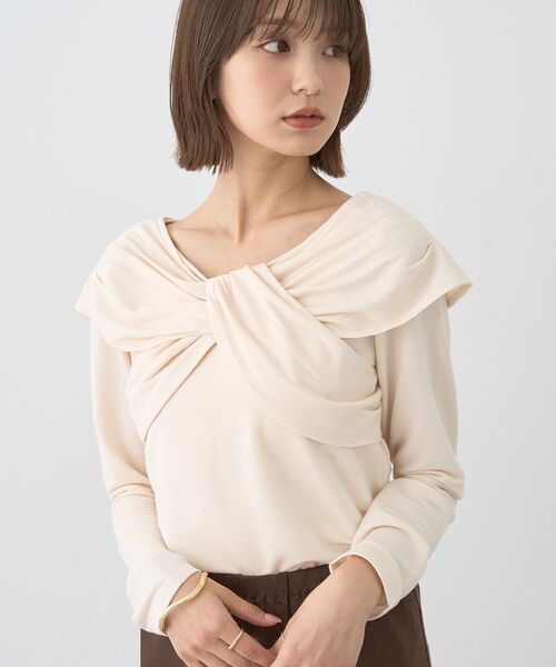 earth music&ecology（アースミュージックアンドエコロジー）の「【2025AW】リボンライクドレーププルオーバー（Tシャツ/カットソー・レディース・ブラウン/ブラック/アイボリー・FREE）」の5枚目の写真