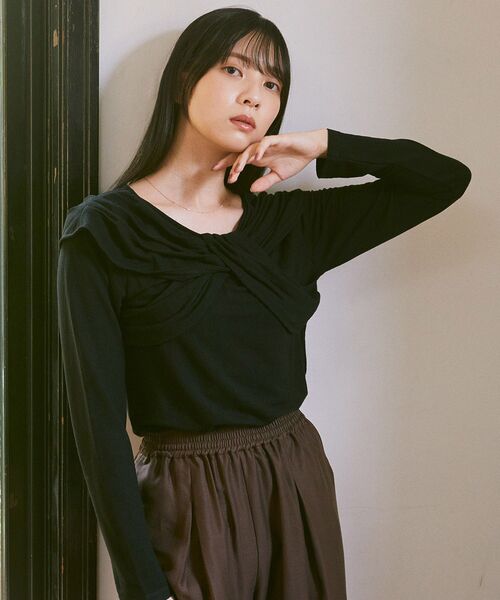 earth music&ecology（アースミュージックアンドエコロジー）の「【2025AW】リボンライクドレーププルオーバー（Tシャツ/カットソー・レディース・ブラウン/ブラック/アイボリー・FREE）」の7枚目の写真