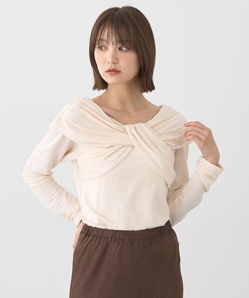 earth music&ecology（アースミュージックアンドエコロジー）の「【2025AW】リボンライクドレーププルオーバー（Tシャツ/カットソー・レディース・ブラウン/ブラック/アイボリー・FREE）」の11枚目の写真