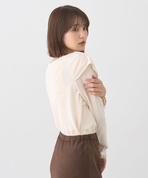 earth music&ecology（アースミュージックアンドエコロジー）の「【2025AW】リボンライクドレーププルオーバー（Tシャツ/カットソー・レディース・ブラウン/ブラック/アイボリー・FREE）」の12枚目の写真