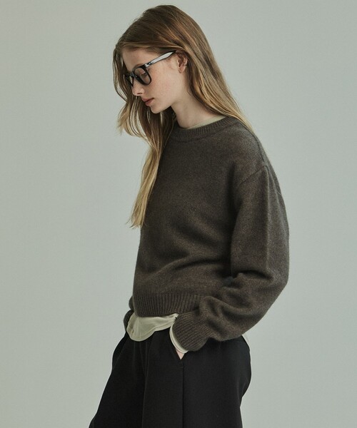 PUBLIC TOKYO(パブリックトウキョウ)の「FOXコンフォートクルーネックニット(ニット/セーター・レディース・ラベンダー/モカ/ライトグレー・FREE)」の7枚目の写真