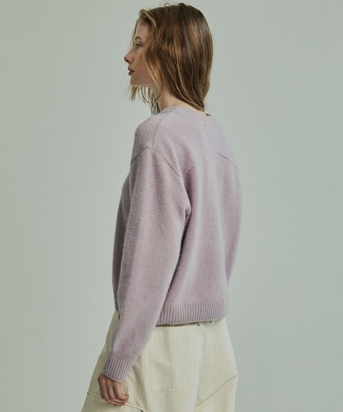 PUBLIC TOKYO(パブリックトウキョウ)の「FOXコンフォートクルーネックニット(ニット/セーター・レディース・ラベンダー/モカ/ライトグレー・FREE)」の11枚目の写真