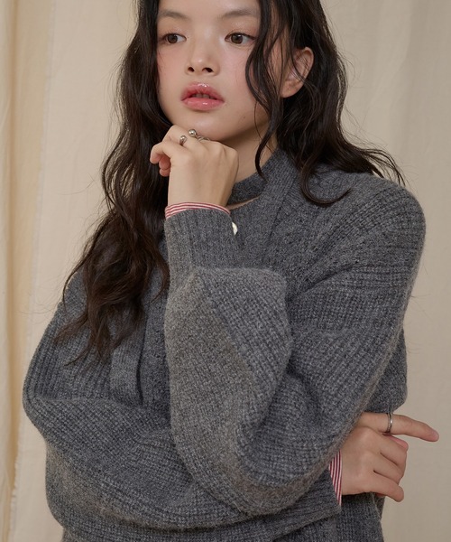 MUHET(ミュエータ)の「jacquard crew neck cardigan & choker set / 紐付きジャガードクルーネックカーディガン(カーディガン/ボレロ・レディース・チャコールグレー/アイボリー・FREE)」の13枚目の写真