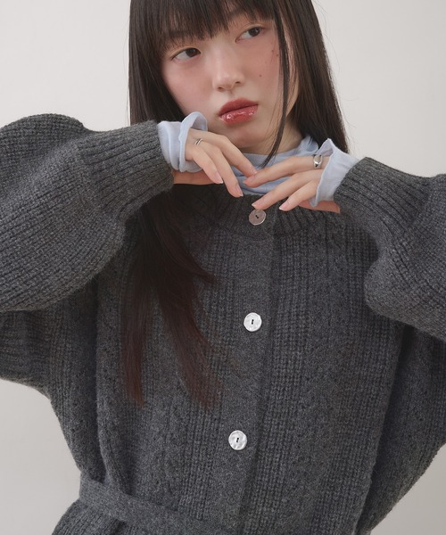 MUHET(ミュエータ)の「jacquard crew neck cardigan & choker set / 紐付きジャガードクルーネックカーディガン(カーディガン/ボレロ・レディース・チャコールグレー/アイボリー・FREE)」の7枚目の写真