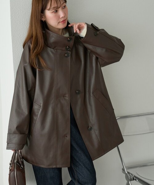 DISCOAT(ディスコート)の「フェイクレザースタンドコート(その他アウター・レディース・ブラック/ダークブラウン・FREE)」の2枚目の写真