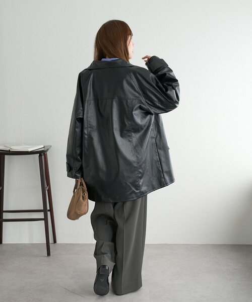 DISCOAT(ディスコート)の「フェイクレザースタンドコート(その他アウター・レディース・ブラック/ダークブラウン・FREE)」の12枚目の写真