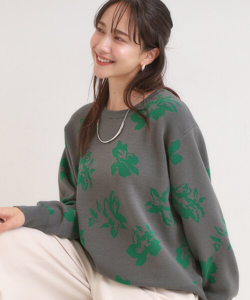 SHOO・LA・RUE(シューラルー)の「【洗濯機可/毛玉レス】大人世代も取り入れやすい スウェットライク アソートニット(ニット/セーター・レディース・グレー/ブラウン系その他5/ブラック/グレー系その他7/アイボリー系6/ベージュ・02/01/04/03)」の4枚目の写真