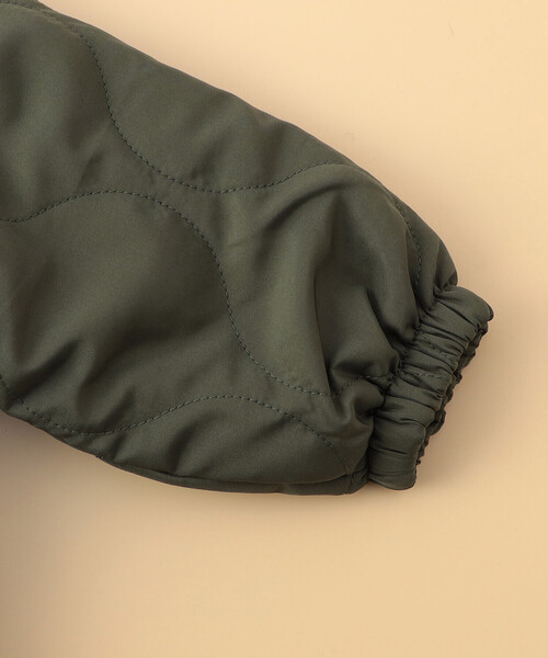 COMME CA ISM(コムサイズム)の「【オンライン限定カラー:ブラック】リバーシブル キルト×ボア ブルゾン(ベビーサイズ)(ブルゾン・キッズ・ネイビー/ブラック/カーキ・80-90cm)」の8枚目の写真