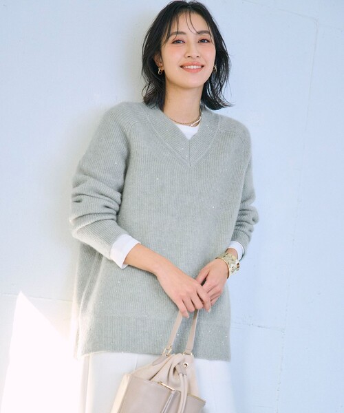 23区 L(ニジュウサンクオオキイサイズ)の「モヘヤミックススパングル Vネック ニット(ニット/セーター・レディース・ライトグリーン系/ピンク系/ライトグレー系・46/44)」の2枚目の写真