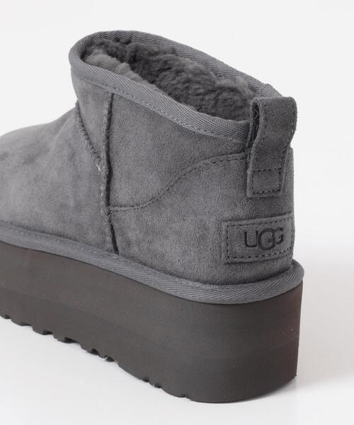 UGG(アグ)の「UGG ULTRA MINI PLATFORM(ブーツ・レディース・チャコールグレー/ブラック/キャメル・22/23/24/25)」の16枚目の写真