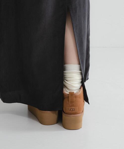 UGG(アグ)の「UGG ULTRA MINI PLATFORM(ブーツ・レディース・チャコールグレー/ブラック/キャメル・22/23/24/25)」の10枚目の写真