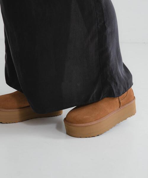UGG(アグ)の「UGG ULTRA MINI PLATFORM(ブーツ・レディース・チャコールグレー/ブラック/キャメル・22/23/24/25)」の8枚目の写真