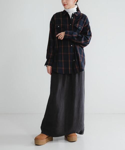 UGG(アグ)の「UGG ULTRA MINI PLATFORM(ブーツ・レディース・チャコールグレー/ブラック/キャメル・22/23/24/25)」の6枚目の写真