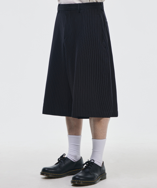 SIGNATURE（シグネチャ）の「ノータックワイドバミューダスラックス[ブラックストライプ]（その他パンツ・レディース・その他・SMALL/MEDIUM）」の3枚目の写真