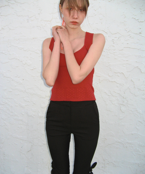 SINOON(シヌーン)の「SCALLOP PUNCHING KNIT SLEEVELESS (RED)(ニット/セーター・レディース・レッド・FREE)」の3枚目の写真