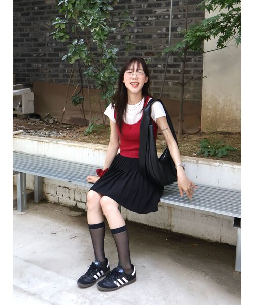 SINOON(シヌーン)の「SCALLOP PUNCHING KNIT SLEEVELESS (RED)(ニット/セーター・レディース・レッド・FREE)」の6枚目の写真