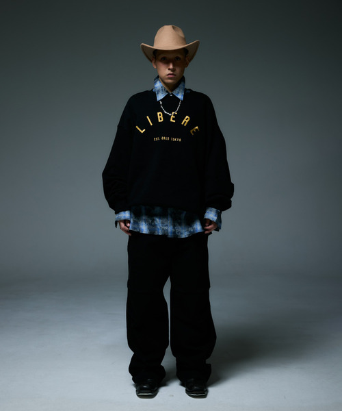LIBERE（リベーレ）の「LIBERE リベーレ / LOGO CREWNECK SWEAT ビッグシルエットロゴ刺繍クルーネックスウェット / 255218-255219（スウェット・メンズ・ブラック/ブラウン・MEDIUM/LARGE）」の3枚目の写真