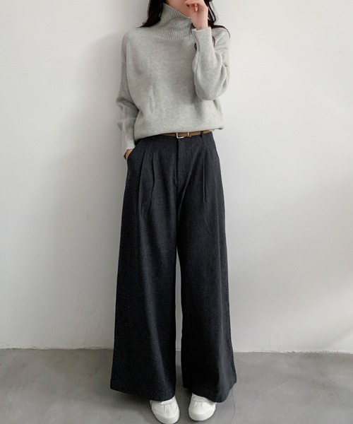 LOWO(ロワ)の「ベルト付き クロップド タック ワイドパンツ 冬 レディース 秋冬(その他パンツ・レディース・ブラック/ブラウン/チャコールグレー・L/M/S)」の7枚目の写真