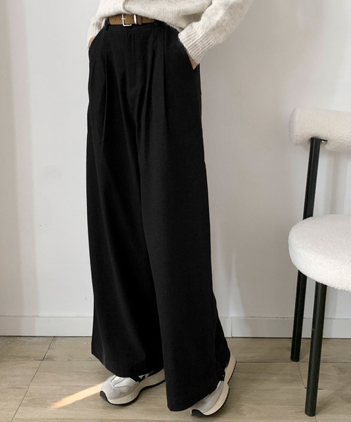LOWO(ロワ)の「ベルト付き クロップド タック ワイドパンツ 冬 レディース 秋冬(その他パンツ・レディース・ブラック/ブラウン/チャコールグレー・L/M/S)」の11枚目の写真
