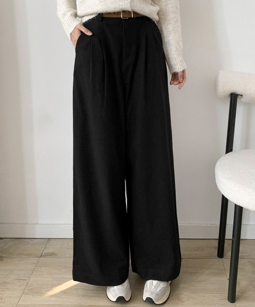 LOWO(ロワ)の「ベルト付き クロップド タック ワイドパンツ 冬 レディース 秋冬(その他パンツ・レディース・ブラック/ブラウン/チャコールグレー・L/M/S)」の12枚目の写真