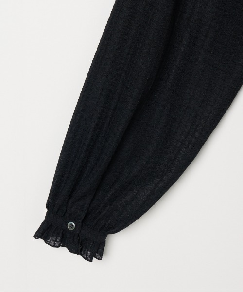 HELIOPOLE(エリオポール)の「RACE FRILL COLLAR BLOUSE(シャツ/ブラウス・レディース・ブラック/ホワイト・38)」の5枚目の写真
